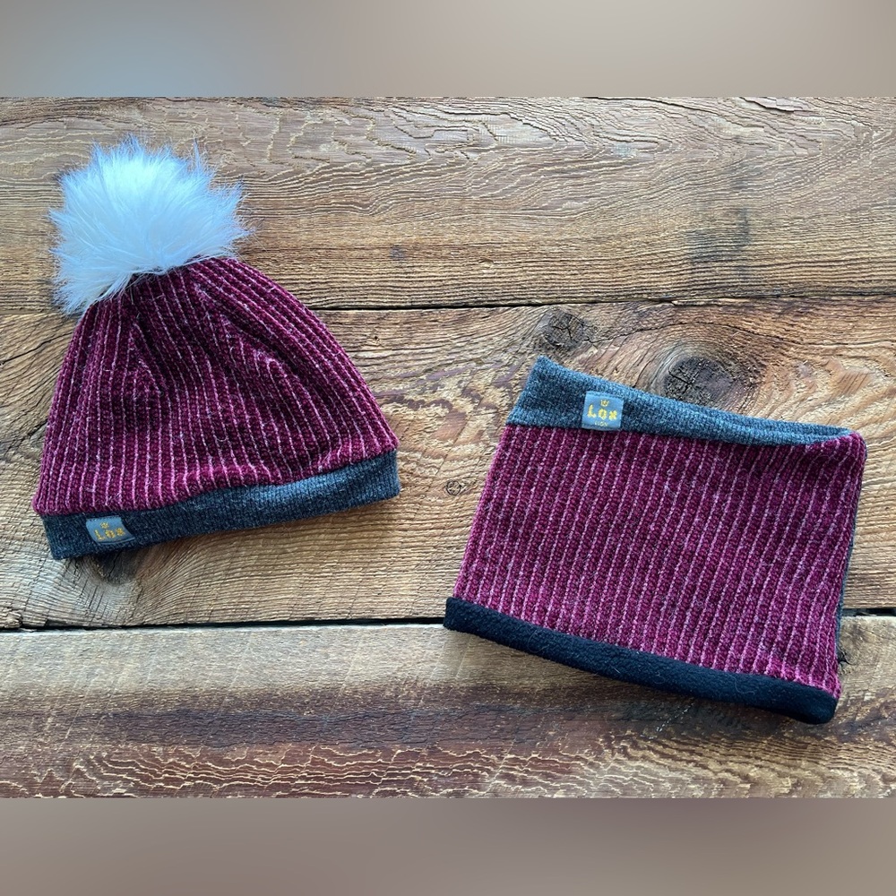 Lox Lion Cozy Kids Burgundy Winter Hat and Neck Warmer Set